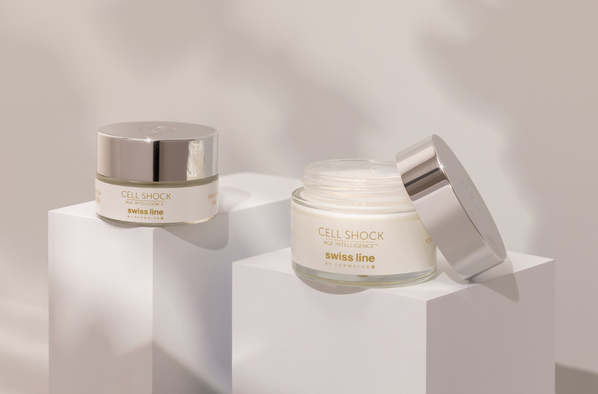 Photograph Matteo Rolfi Cell Shock Cream White on One Eyeland